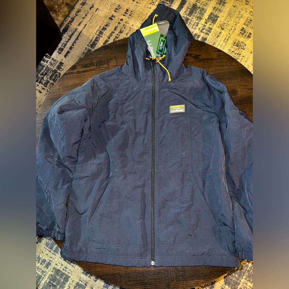 LL Bean insulated mountain classic jacket BRAND NEW Navy blue